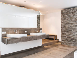 Wellnessoase in Einfamilienhaus bietet viel Platz zum Entspannen, Pientka - Faszination Naturstein Pientka - Faszination Naturstein Modern style bathrooms