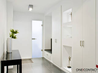 TANZ AUS DER REIHE, ONE!CONTACT - Planungsbüro GmbH ONE!CONTACT - Planungsbüro GmbH Modern corridor, hallway & stairs