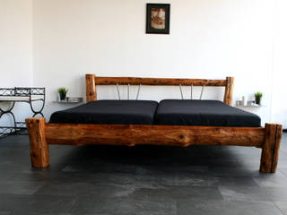 Bett 1 - Designmöbel aus antikem Holz, woodesign Christoph Weißer woodesign Christoph Weißer غرفة نوم