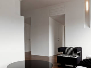 CASA GUGLIELMA, DELISABATINI architetti DELISABATINI architetti Minimalist living room