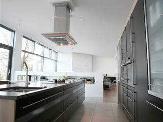Wenge & Ferrara Oak Kitchen, Arlington Interiors Arlington Interiors Modern kitchen