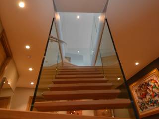 Treppen mit Glaswänden, London, Siller Treppen/Stairs/Scale Siller Treppen/Stairs/Scale Escadas Madeira Acabamento em madeira