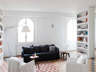 Renovation of an apartment placed in Parioli-Pinciano neighbourhood in Rome., Studio Cassiani Studio Cassiani Living room