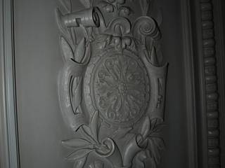 Türen mit Stuckarbeiten, Die Tischlerei Die Tischlerei Окна и двери в классическом стиле