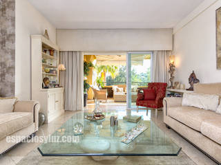 Apartamento lujo en Rio Real Golf, Marbella, Espacios y Luz Fotografía Espacios y Luz Fotografía Mediterranean style living room