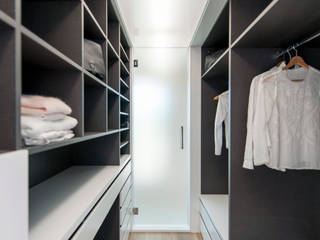 ATICO EN JOAQUIN COSTA, amBau Gestion y Proyectos amBau Gestion y Proyectos Eclectic style dressing rooms