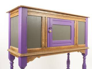 Upcycled vintage oak cabinet, Narcissus Road Furniture Design Narcissus Road Furniture Design Eklektyczny salon Regały