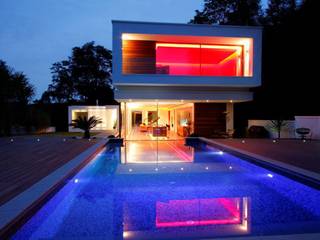 A Fascinating Pool Spa with Glass Wall, Tanby Pools Tanby Pools حديقة