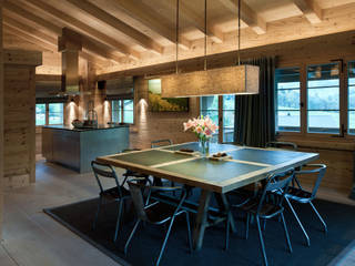 Chalet Gstaad, Ardesia Design Ardesia Design ห้องทานข้าว