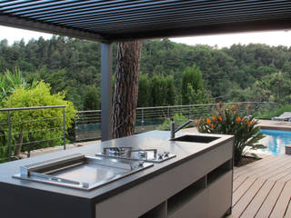 Deck piscine et cuisine d'extérieur, INSIDE Création INSIDE Création Casas de estilo moderno