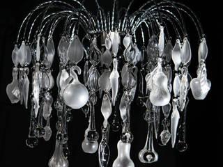 Custom glass waterfall style chandeliers, A Flame with Desire A Flame with Desire Cocinas de estilo ecléctico