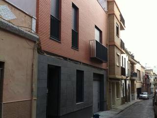 Vivienda entre medianeras en centro histórico, miguel cosín miguel cosín Classic style houses