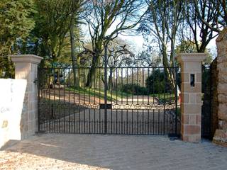 Estate Entrance Gates Unique Iron Design Ltd. Klassischer Garten