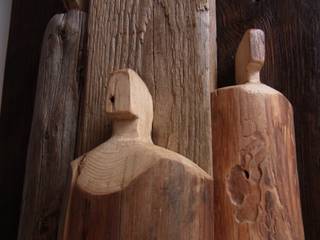 Holzbild mit aufgesetzter Figurengruppe, bernd kohl - objekte in holz und stahl bernd kohl - objekte in holz und stahl غرف اخرى
