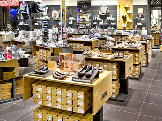 BATA - Shoes shop, Ni.va. Srl Ni.va. Srl Commercial spaces