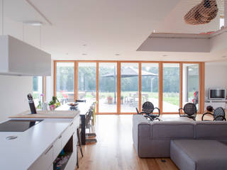 MAISON PASSIVE - ARCANGUES - PAYS BASQUE, POLY RYTHMIC ARCHITECTURE POLY RYTHMIC ARCHITECTURE مطبخ