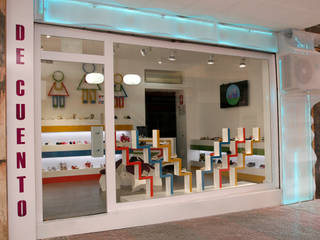 ZAPATERIA INFANTIL, ENNIS Diseño de Interiores ENNIS Diseño de Interiores 商業空間