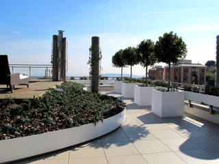 Sky terrace, CONILLAS - exteriors CONILLAS - exteriors Balcones y terrazas