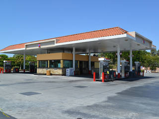 76 Gas Station, San Marcos CA. 2014, Erika Winters® Design Erika Winters® Design Gewerbeflächen