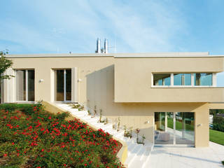 Haus GF, t-hoch-n Architektur t-hoch-n Architektur Mediterranean style house