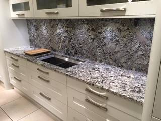 Showroom, 4 Seasons Kitchens 4 Seasons Kitchens Cocinas modernas