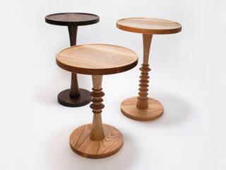 Turned Wood Occasional Table, M Design Living M Design Living Salas de estilo ecléctico