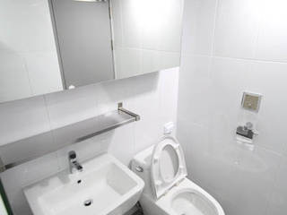 24평 아파트 내부 인테리어, STORY ON INTERIOR STORY ON INTERIOR Phòng tắm phong cách hiện đại