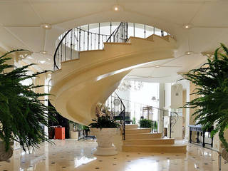 Гринфилд, DecorAndDesign DecorAndDesign Pasillos, vestíbulos y escaleras clásicas