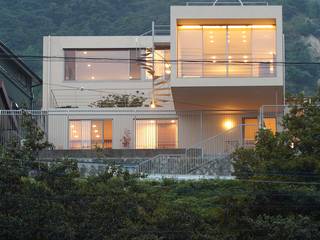 ., 株式会社 コンパス建築工房 株式会社 コンパス建築工房 Modern houses