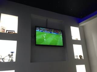 Starlight ceiling in 'movie room' Modern living room by Lancashire design ceilings Modern