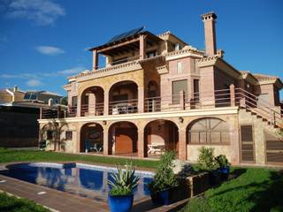 Chalet mediterráneo, santacruz y asociados estudio de arquitectura santacruz y asociados estudio de arquitectura الغرف