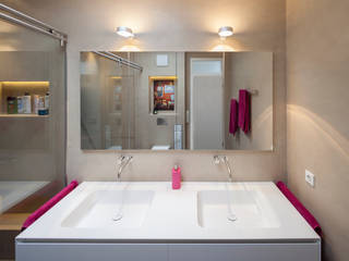Fugenloses Bad mit Beton Cirè, Penthouse Köln, Einwandfrei - innovative Malerarbeiten oHG Einwandfrei - innovative Malerarbeiten oHG Modern style bathrooms