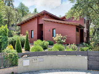 MONTSENY, HOUSE HABITAT HOUSE HABITAT Case moderne