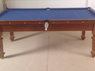 Restored antique snooker dining table, Brown's Antiques Billiards and Interiors Brown's Antiques Billiards and Interiors Comedores de estilo clásico