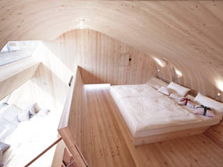 Haus der Ufogel, Aberjung Design Agency Aberjung Design Agency Modern Bedroom