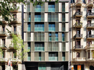 Edificio de viviendas de obra nueva en el ensanche de Barcelona, SANTI VIVES ARQUITECTURA EN BARCELONA SANTI VIVES ARQUITECTURA EN BARCELONA Modern houses