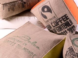 Poufs et coussins de sol en sacs de café recyclés. Made in Nantes, LILOKAWA LILOKAWA Дома в эклектичном стиле