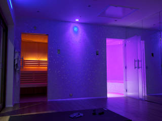 Luxury sauna and steam room installed in Cambridge, Leisurequip Limited Leisurequip Limited Modern gym