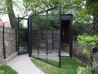 Canonbury Square, IQ Glass UK IQ Glass UK Modern garage/shed