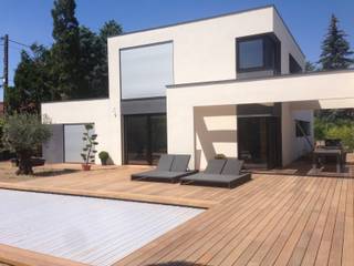 Belle terrasse et plage de piscine en bois exotique Ipé, Made in Bois Made in Bois Moderne balkons, veranda's en terrassen