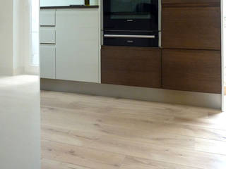 Bedfordshire - Chateau Vanilla, Fine Oak Flooring Ltd. Fine Oak Flooring Ltd. Murs & Sols modernes