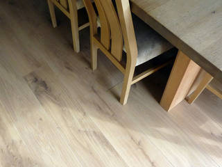 Bedfordshire - Chateau Vanilla, Fine Oak Flooring Ltd. Fine Oak Flooring Ltd. Dinding & Lantai Modern