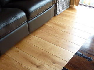 Barn in Essex - Unfinished oak, Fine Oak Flooring Ltd. Fine Oak Flooring Ltd. Dinding & Lantai Gaya Country