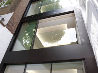 Chester Street, IQ Glass UK IQ Glass UK Moderner Flur, Diele & Treppenhaus