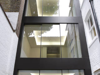 Chester Street, IQ Glass UK IQ Glass UK Modern corridor, hallway & stairs