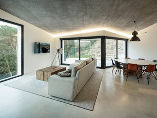 House in Llavaneres, MIRAG Arquitectura i Gestió MIRAG Arquitectura i Gestió منازل