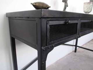 Industrial Iron Desk, Hegron de Carle Ltd Hegron de Carle Ltd Salones de estilo industrial