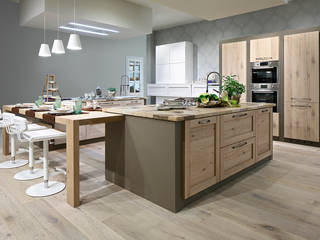 CURRY, AND IT IS ALWAYS SHOW- COOKING, ARREX LE CUCINE ARREX LE CUCINE Modern kitchen