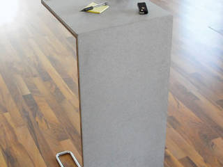 leichtbau side table - leichte möbel aus beton , XXD GmbH XXD GmbH Salas de estilo industrial