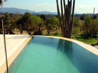 Swimming Pool in Capdella, Majorca, Joan Miquel Segui Arquitecte Joan Miquel Segui Arquitecte สระว่ายน้ำ หิน